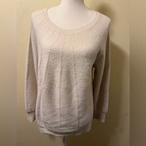 Super soft women’s xl Elegant Cream Sweater